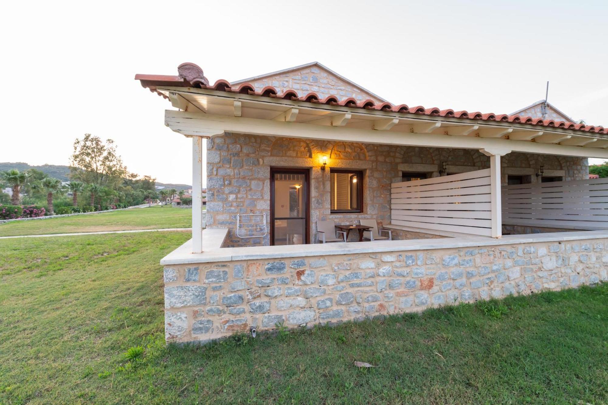 Aktaion Resort Gythio Exterior foto